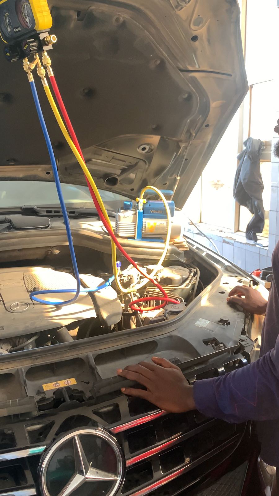 Mercedes-Benz — Vacuum & Recharge Service