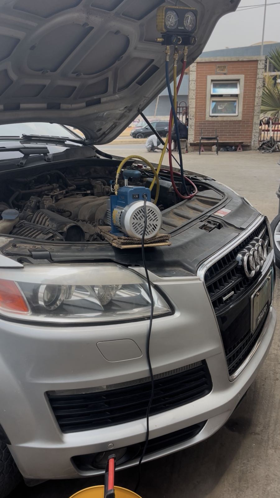 Audi Q7 — Vacuum Pump Service