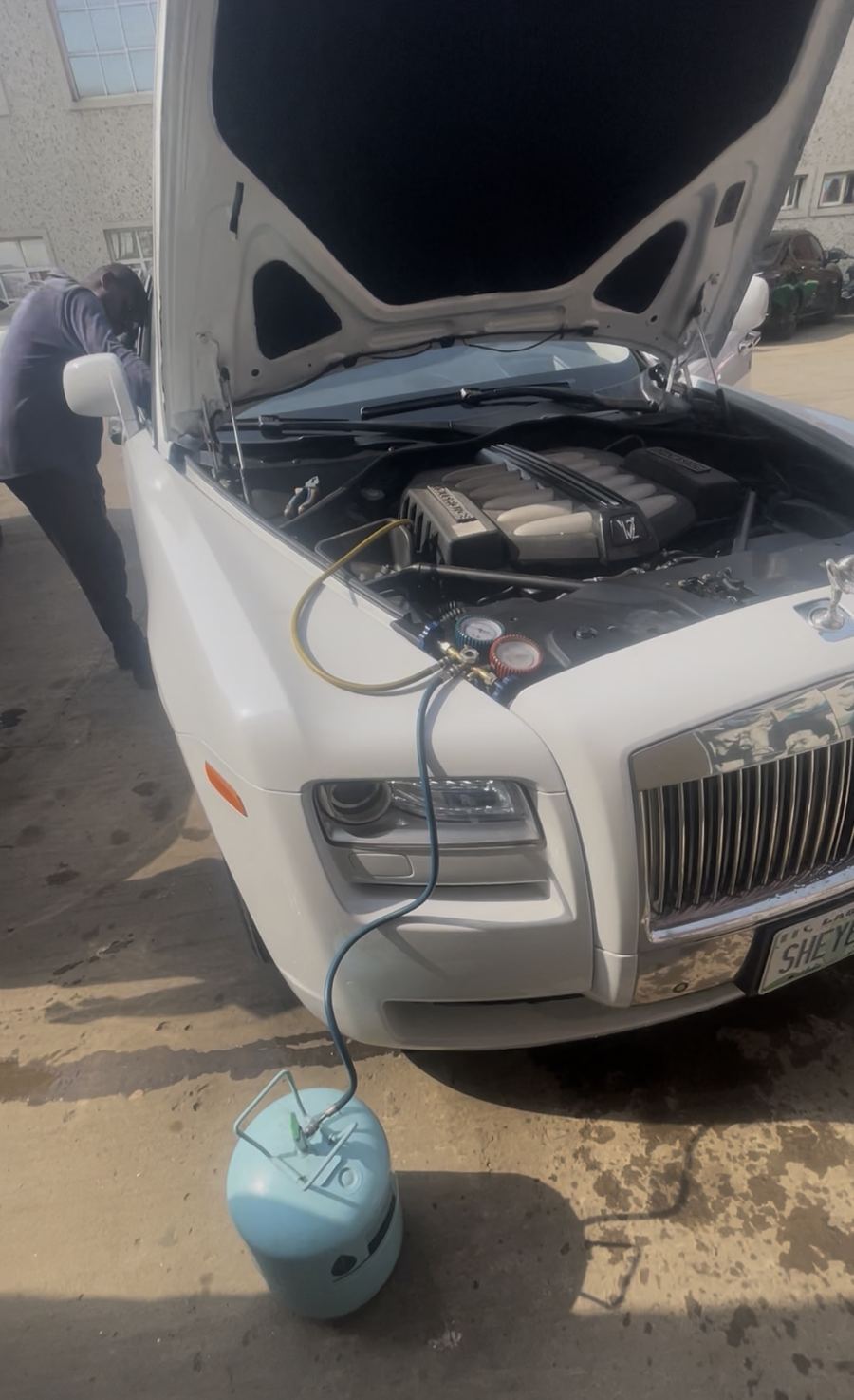 Rolls-Royce Ghost — Refrigerant Recharge