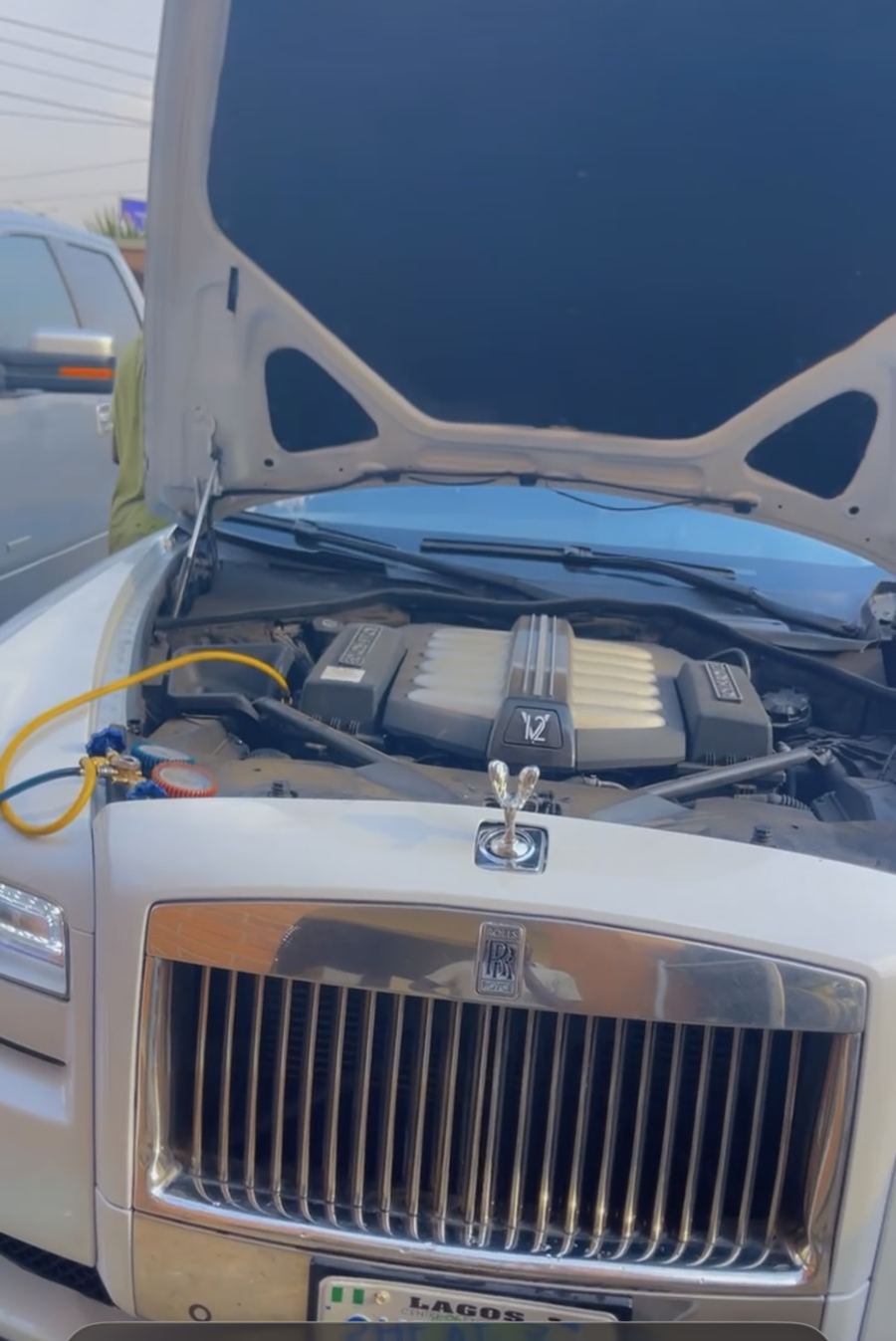 Rolls-Royce Ghost — A/C Hose Service